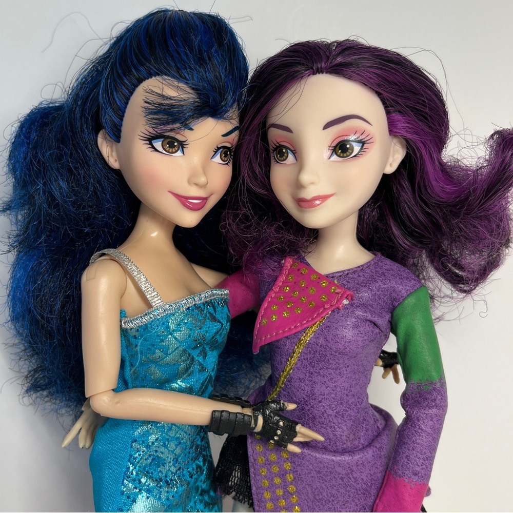 Disney Descendants Lot Evie Blue Purple Mal Doll Isle of the Lost Coronation